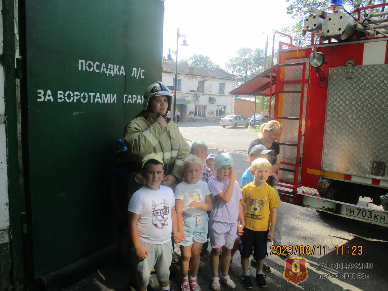 Дошколята в гостях у пожарных города Тутаев (левый берег)