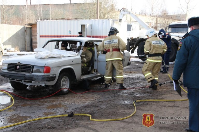 Службы ярославля. Служба спасения Ярославская область. Федеральная противопожарная служба Ярославской области. Пожарно-спасательный службы Борисоглебский Ярославской области. Сайт ГУ МЧС Яо.